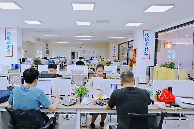 得物购物流程：信任体系与潮流文化
